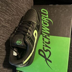 Psych world Low Pro Size 8 Black/ Green